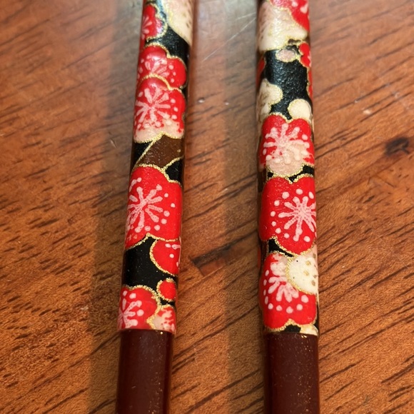 Beautiful set of two vintage chopsticks, excellent vintage condition. - Picture 11 of 16
